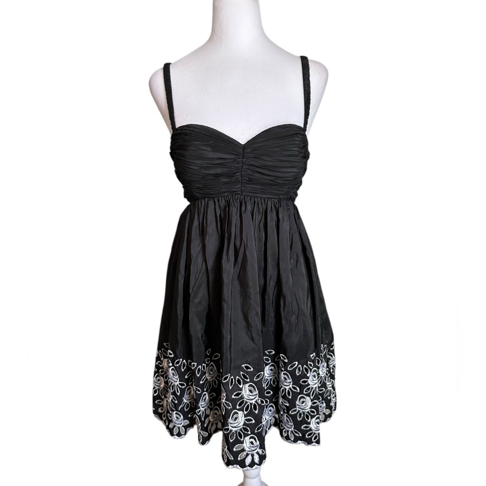Morgan & Co. Black Taffetta Cocktail Eyelet Floral Ruched Dress Bodice Size 1/2